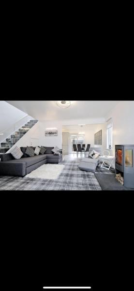 Contemporary Highland House close to town and Ben Nevis